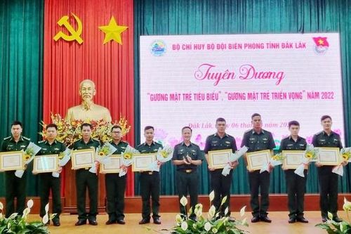 BĐBP Đắk Lắk tổ chức tọa đàm và tuyên dương 'Gương mặt trẻ tiêu biểu'