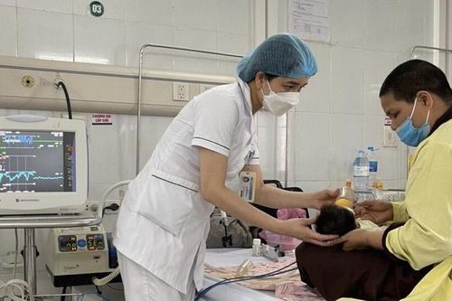 Trẻ sơ sinh bị ngộ độc thuốc trầm cảm từ mẹ