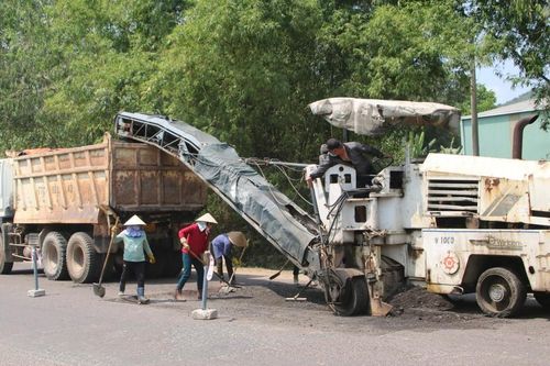 Kiến nghị tạm dừng thu phí tại Trạm thu phí BOT Nam Bình Định do đường hư hỏng