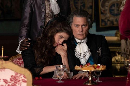 Johnny Depp trở lại trong tác phẩm mở màn cho LHP Cannes lần thứ 76
