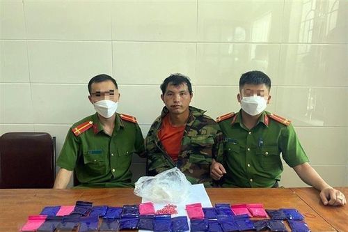 Bắt giữ đối tượng mua bán trái phép ma túy có hành vi manh động