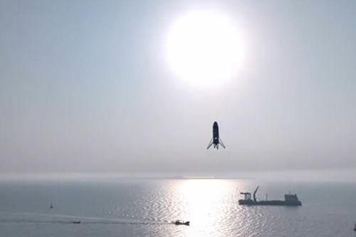 Trung Quốc thử nghiệm thành công rocket hạ cánh thẳng đứng trên biển