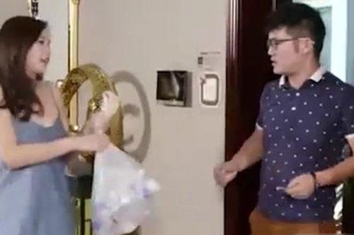 Về đến nhà vợ nhờ đổ rác khiến người đàn ông chột dạ!
