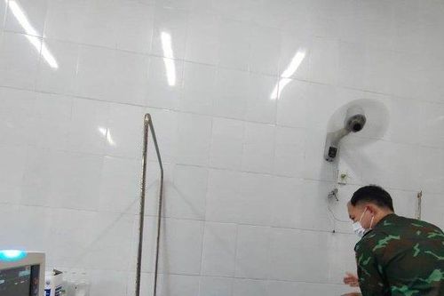 Bệnh xá đảo Song Tử Tây cấp cứu ngư dân bị giảm áp do lặn sâu