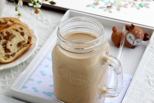Pha trà sữa cho thêm cơm rượu vào uống giúp đẹp da