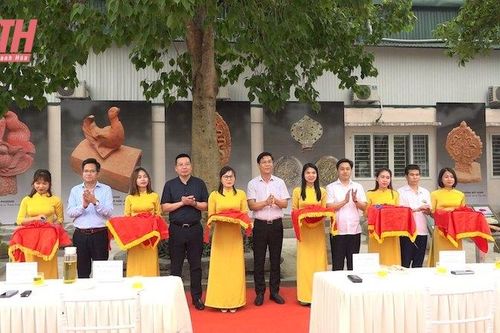 Khánh thành không gian trưng bày hiện vật ngoài trời tại Thành nhà Hồ
