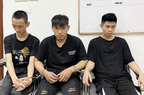 Mâu thuẫn trên mạng, hàng chục thanh niên mang dao phóng lợn hẹn nhau hỗn chiến