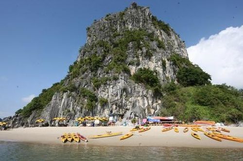 Sắp công bố vùng hoạt động vui chơi, giải trí dưới nước trên vịnh Hạ Long