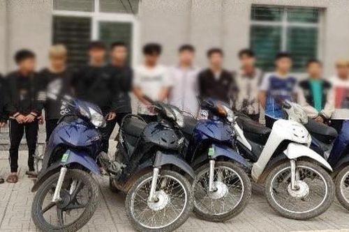 Hà Nội: Bắt giữ 13 đối tượng mang hung khí đi đánh nhau