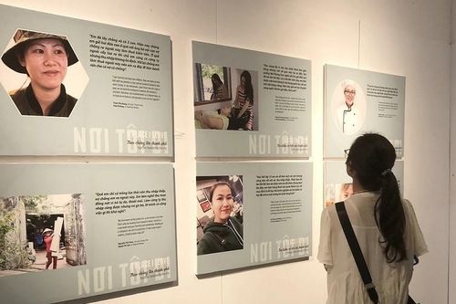 Hành trình của những phụ nữ di cư đến Hà Nội