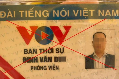 Tạm giữ lái xe giả danh phóng viên VOV xin bỏ qua lỗi vi phạm giao thông