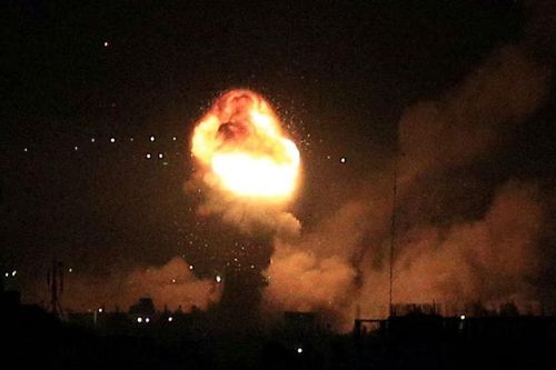 Israel không kích Dải Gaza và Lebanon