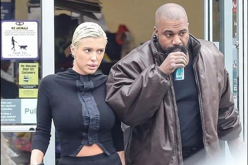 Kanye West bị kiện