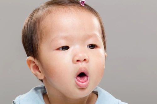 Giải mã cơn ho ở trẻ sơ sinh