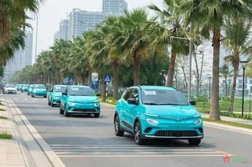 Xe chạy bằng điện với giao thông công cộng