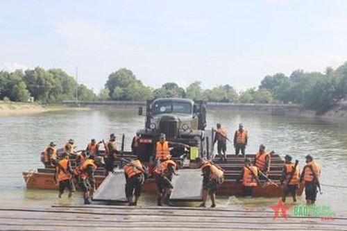Lữ đoàn Công binh 293 đón nhận Huân chương Bảo vệ Tổ quốc hạng Nhì