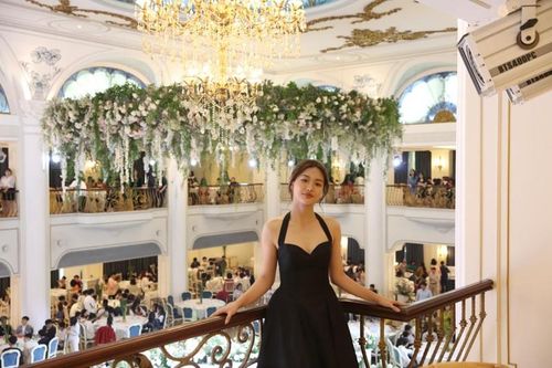 Con gái hoa khôi bóng chuyền Kim Huệ khoe nhan sắc 'trăng tròn'