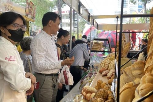 TP.HCM: Gần 100.000 người tham dự lễ hội bánh mì
