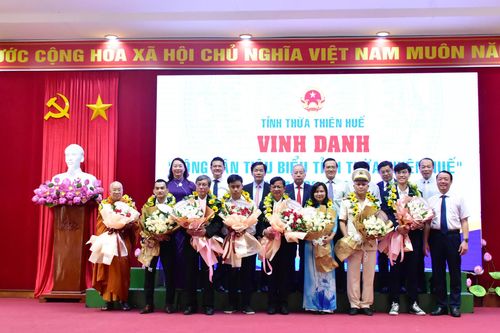 Vinh danh 'Công dân tiêu biểu tỉnh Thừa Thiên Huế'