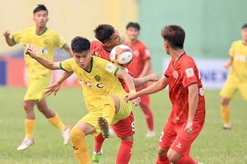 Đội bóng của HLV Quốc Vượng mất oan bàn thắng vì trọng tài?; ĐT nữ Việt Nam giao hữu với chủ nhà World Cup 2023