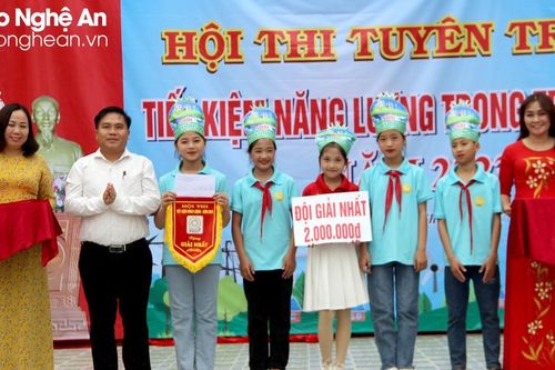 Sôi nổi Hội thi tuyên truyền tiết kiệm năng lượng trong trường học ở Diễn Châu