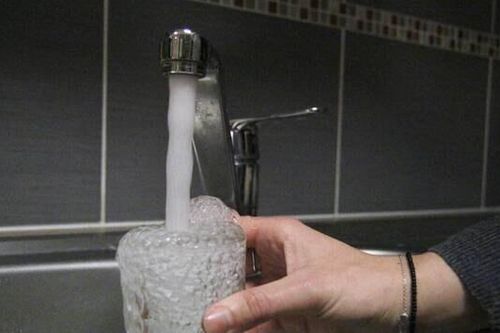 Giới chức Pháp khẳng định nước sinh hoạt an toàn cho người dân