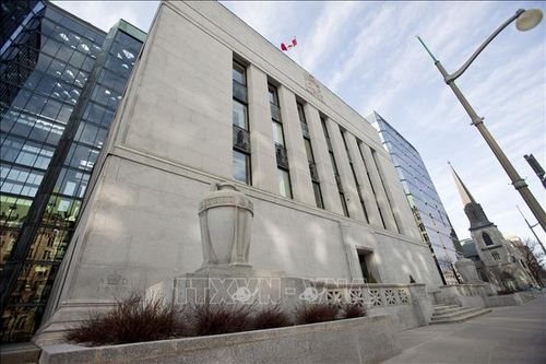 Kinh tế tăng trưởng đặt 'bài toán khó' cho Ngân hàng Trung ương Canada