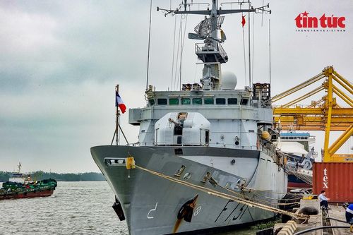 Cận cảnh tàu tuần dương PRAIRIAL của Pháp tại Việt Nam