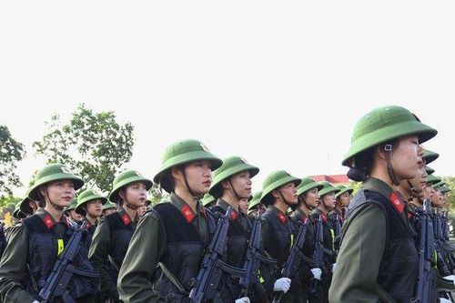 Hơn 800 chiến sĩ công an tương lai biểu diễn trấn áp tội phạm