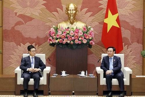 Chủ tịch Quốc hội Vương Đình Huệ tiếp Tổng Giám đốc Công ty Luật Kim & Chang, Hàn Quốc