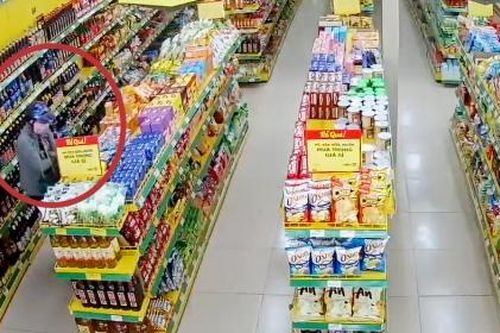 Thêm 1 'kiều nữ' chôm chỉa hàng của Bách hóa Xanh