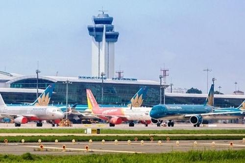 Tăng lượt cất, hạ cánh tại Tân Sơn Nhất dịp 30/4