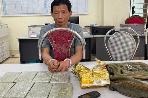 Vận chuyển 8 bánh ma túy để lấy 18 triệu tiền công