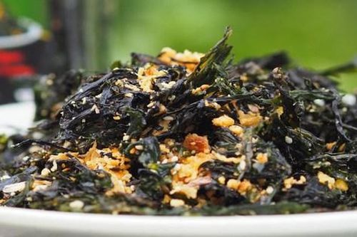 Đây là lý do vì sao rong biển luôn xuất hiện trên mâm cơm của người Nhật nhưng 3 nhóm người này được khuyến cáo không nên ăn