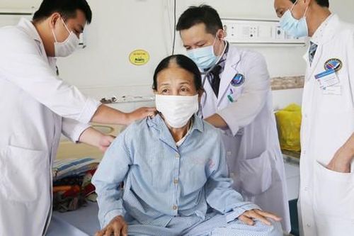 Cho xẹp phổi trái cứu bệnh nhân ho ra máu