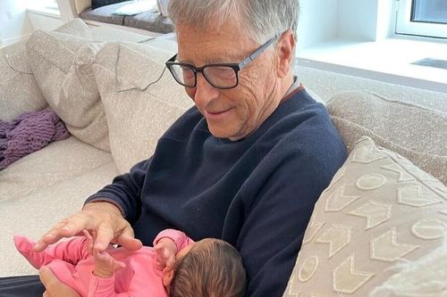 Bill Gates đăng bức ảnh đầu tiên với cháu gái