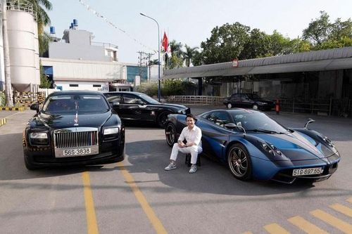 Minh Nhựa khoe dàn 'xế hộp' hơn 100 tỷ đồng, chờ McLaren Elva về nước