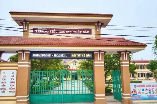 Quảng Bình: Hiệu trưởng, hiệu phó cãi vã, đánh nhau ngay trong sân trường