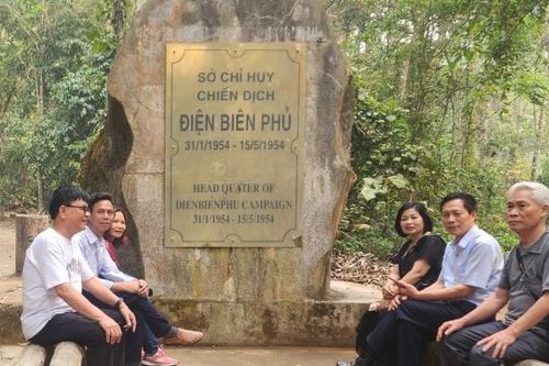 Đường qua Tây Bắc, đường lên Điện Biên!