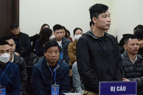 Nhận án vì dùng dao 'giải cứu' người thân