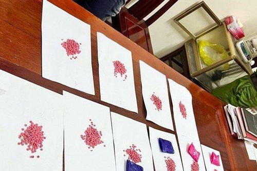 Nghệ An: Bắt quả tang kẻ tàng trữ 2.000 viên ma túy tổng hợp
