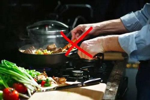 Những thói quen nấu nướng khiến món ăn kém ngon, 99% bà nội trợ đều mắc phải