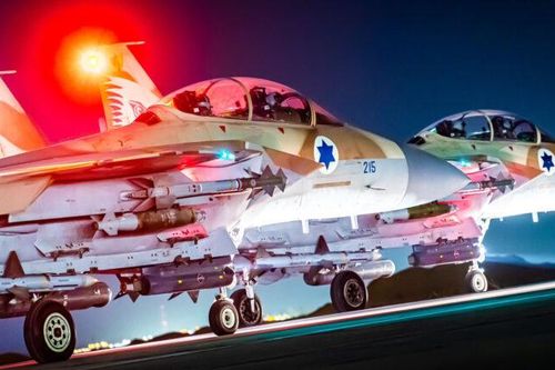 Israel ồ ạt không kích Dải Gaza và Liban, đáp trả các cuộc tấn công rocket của Hamas