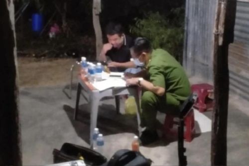 Thầy giáo khoe có võ công cao cường, nghi tự đập chén lên đầu rồi tử vong