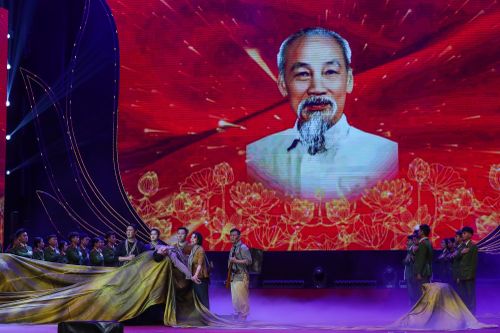 Nhớ mãi ơn Người - Hồ Chí Minh