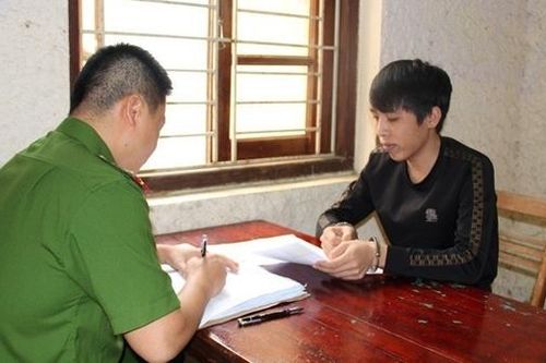 Lừa hàng chục nạn nhân mua vé máy bay rẻ qua mạng
