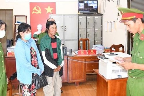 Bắt tạm giam cặp vợ chồng mua bán 'cỏ Mỹ'