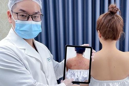 Lời khuyên về phác đồ trị viêm da, mụn lưng tại phòng khám da liễu hiện nay