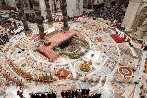 Hàng nghìn tín đồ dự thứ bảy tuần Thánh ở Vatican