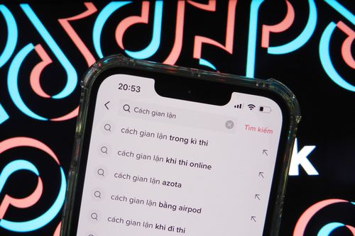 Video dạy gian lận thi cử tràn lan trên TikTok